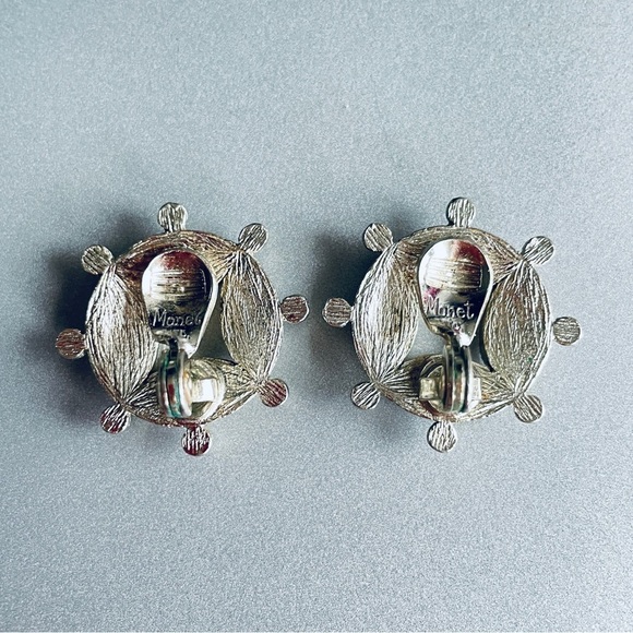 MONET Vintage Modern Round Brushed Silver Tone Clip On Earrings - Picture 4 of 5